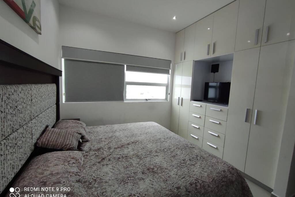 Condominio Torre Eme Frente Al Malecon Vista A La Ciudad Con Alberca Y Algo Al Mar Gimnacio Mazatlán Eksteriør bilde